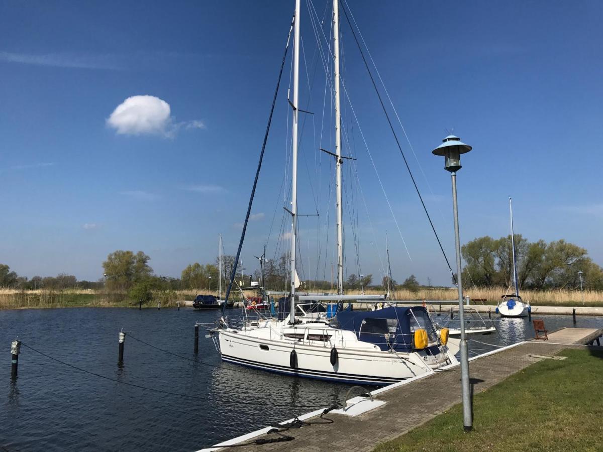 Blick Auf Yachthafen An Der Ostsee Ueckermünde Kültér fotó